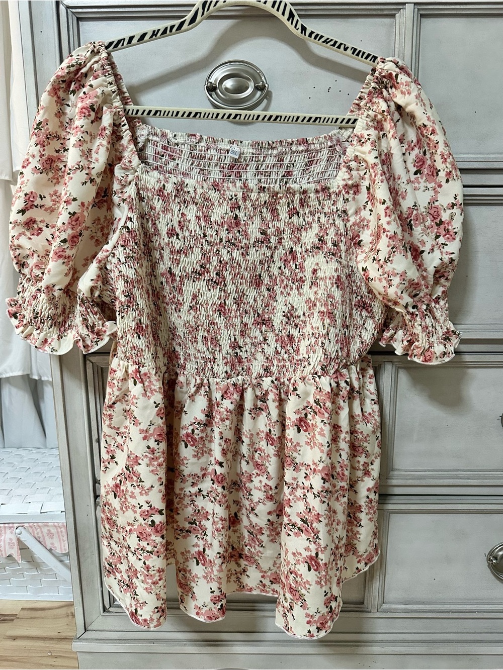 Floral Smocked Puff-Sleeve Women's Top - Cream and Pink